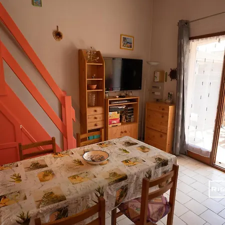 Casa de Férias Charmante Maison Climatisee A 2.5km De La Vias