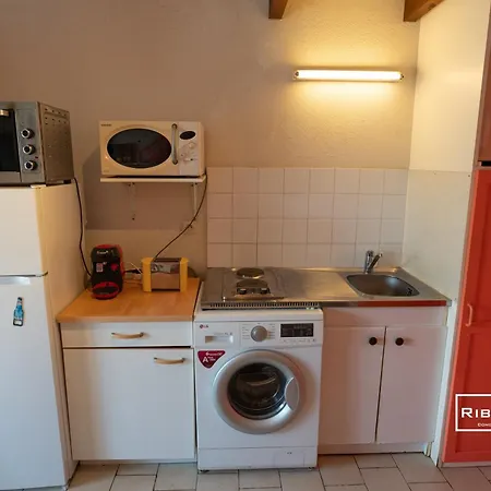 Charmante Maison Climatisee A 2.5km De La